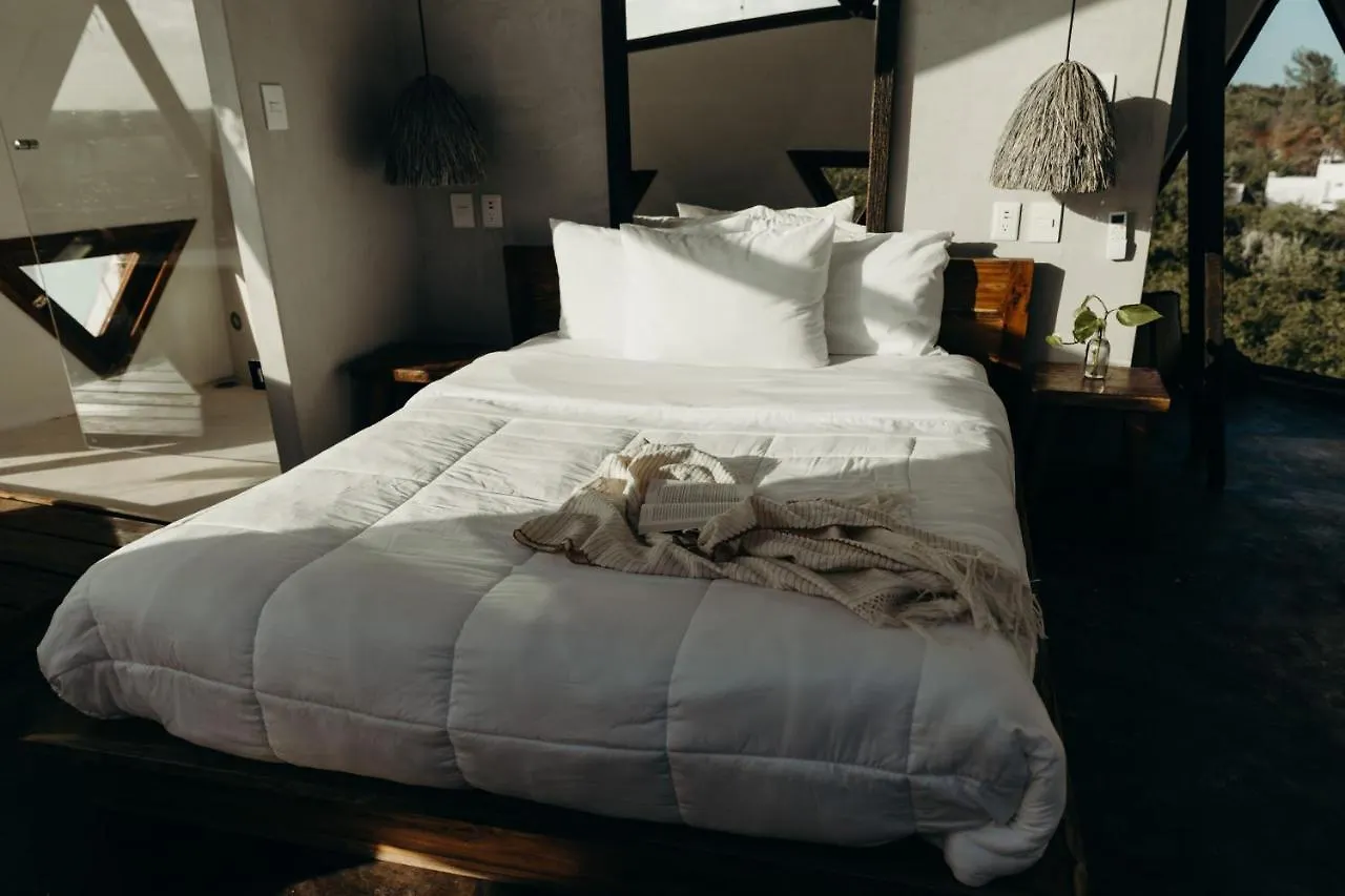 Mamasan Treehouses & Cabins Tulum Hotel