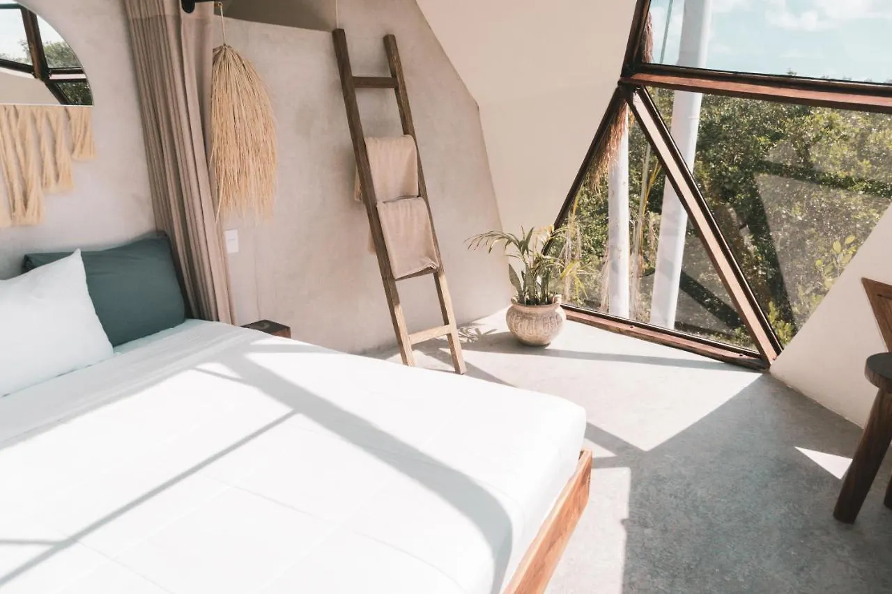 Mamasan Treehouses & Cabins Tulum
