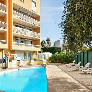 Hotel apartamentowy Pierre & La Rostagne