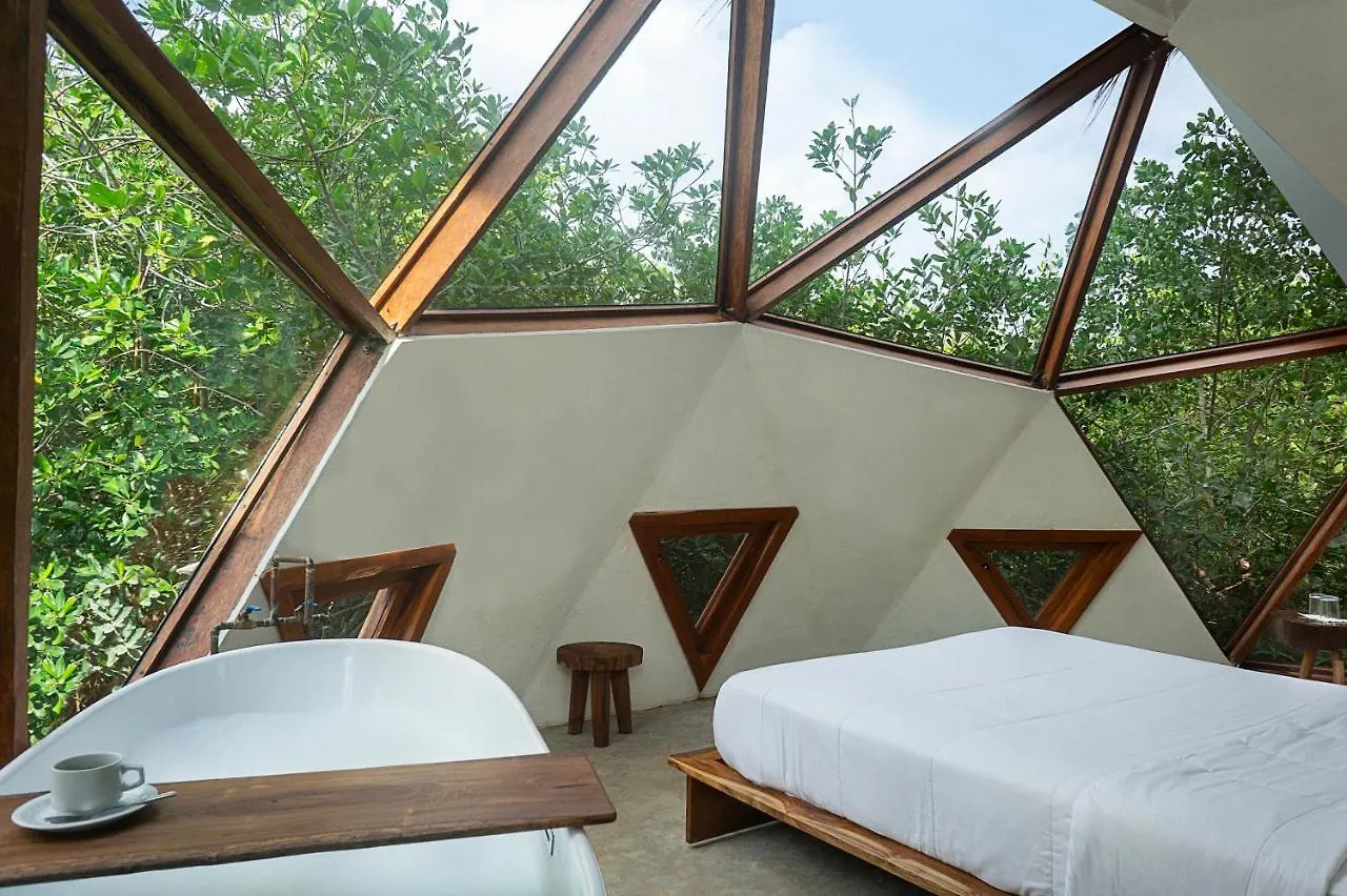 Mamasan Treehouses & Cabins Tulum Hotel